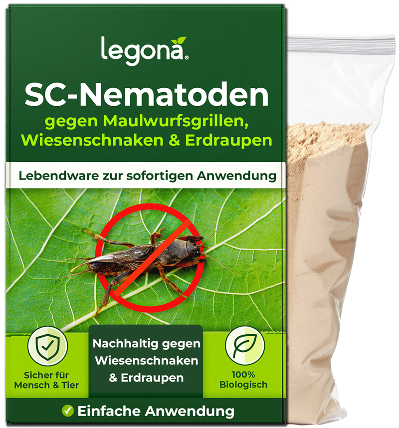 Verpackung von Legona SC-Nematoden gegen Maulwurfsgrillen, Wiesenschnaken und Erdraupen mit grünem Design, Text und Bild einer Maulwurfsgrille mit rotem Verbotssymbol, daneben ein durchsichtiger Beutel mit Pulver